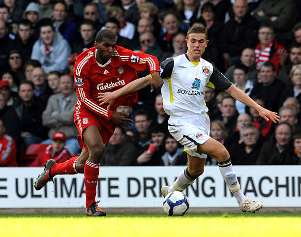 差距逐渐缩 差距逐渐缩